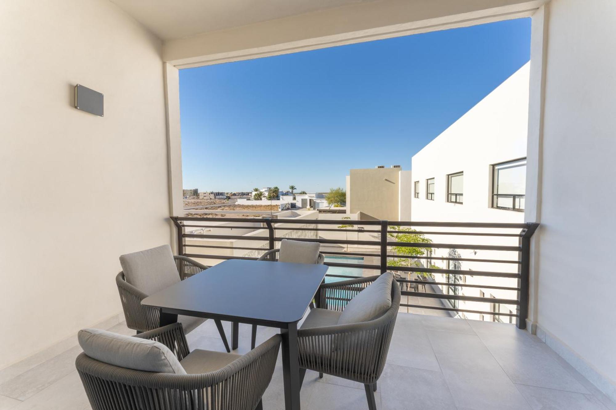 Laguna Shores 3*