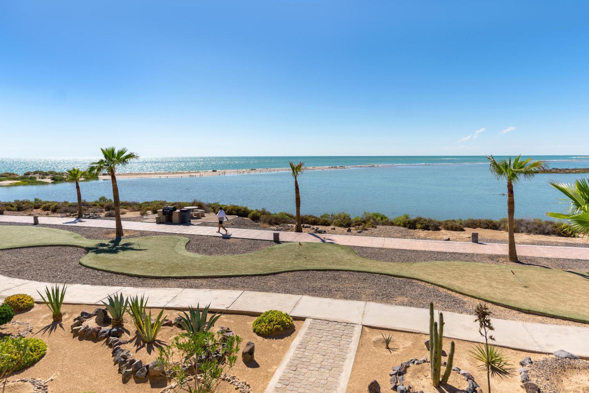 Resort Laguna Shores