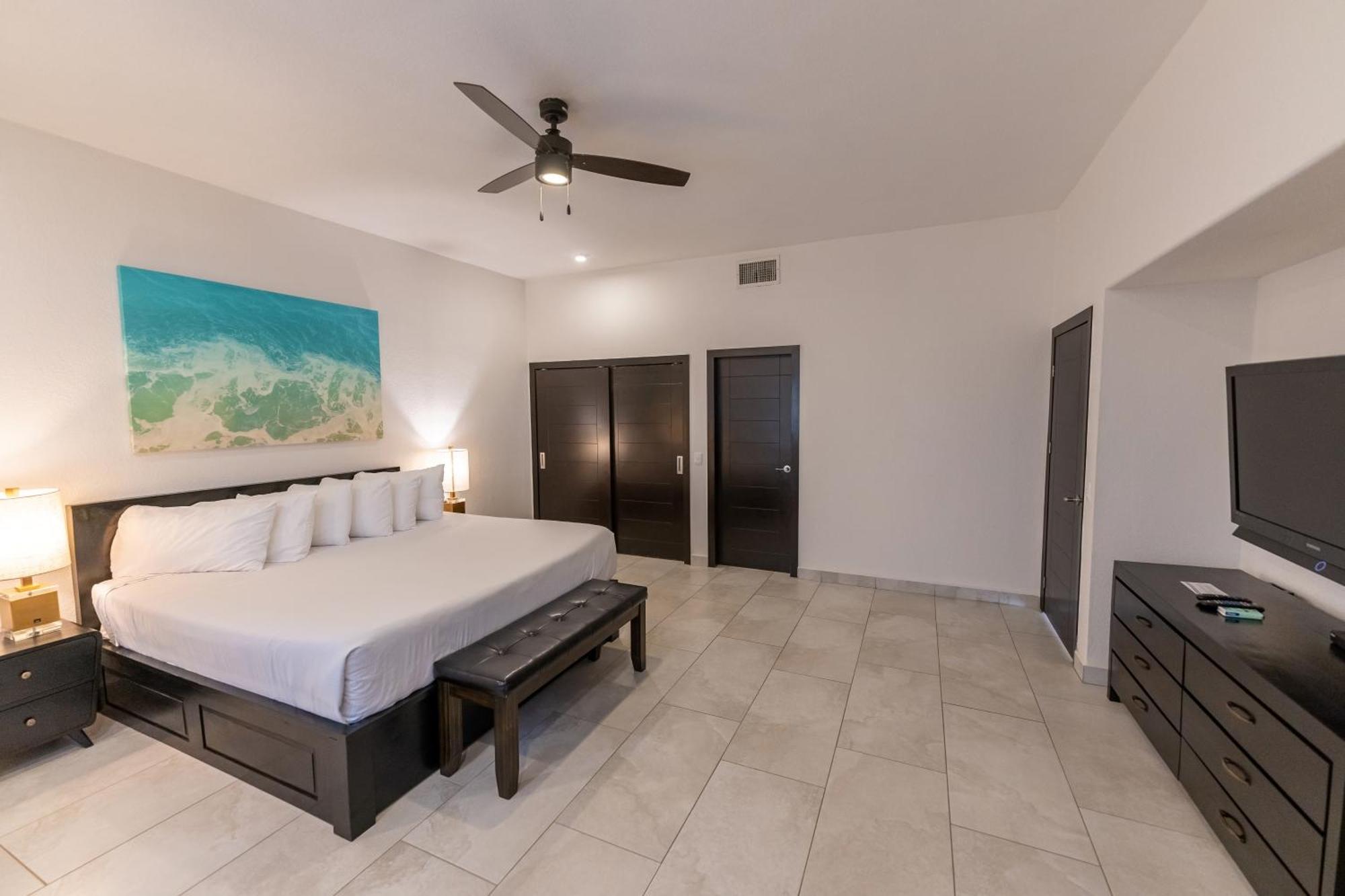 Resort Laguna Shores 3*